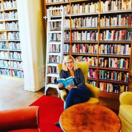 Nancy Olthof te gast bij het Damesleesmuseum